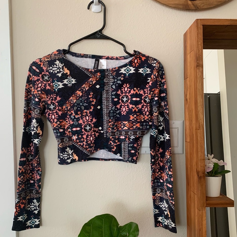 H&M Divided long sleeve crop top - Size S